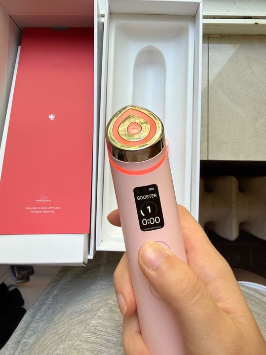 Medicube Booster Pro Уред за подмладяване на лице