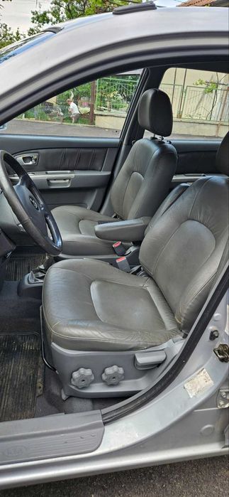 Kia carens 2.0crdi