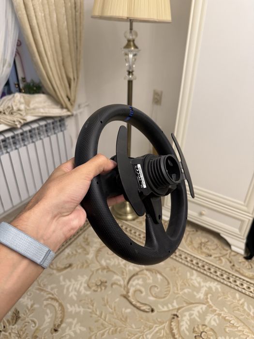 Игровой руль и шнур питания для базы Thrustmaster