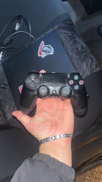 VÂND PS4 PRO + 3 jocuri incluse!