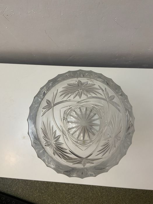 Продам хрустальные вазы