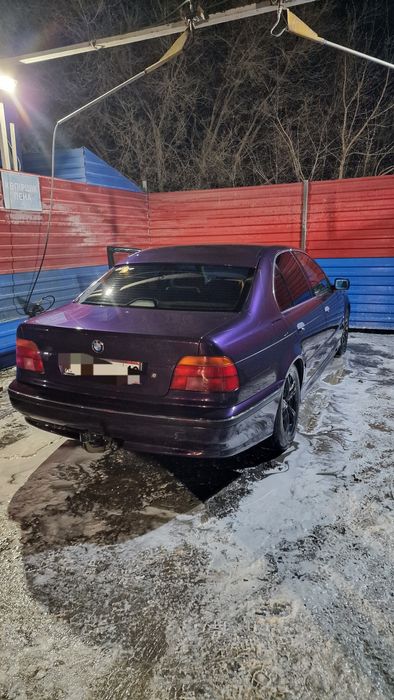 Продам машину BMW