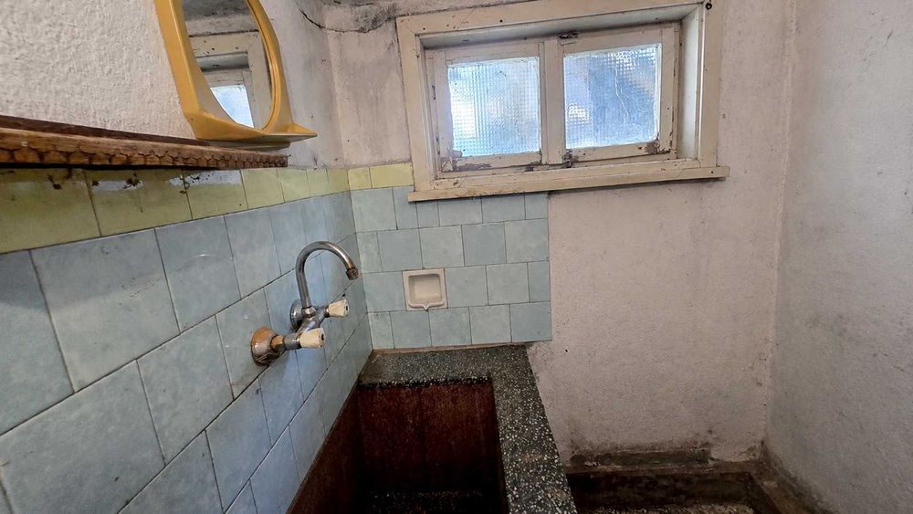 Продава се Къща в с. Елешница, Област София-област - 265 кв.м за 899 €/кв.м - Снимка #8