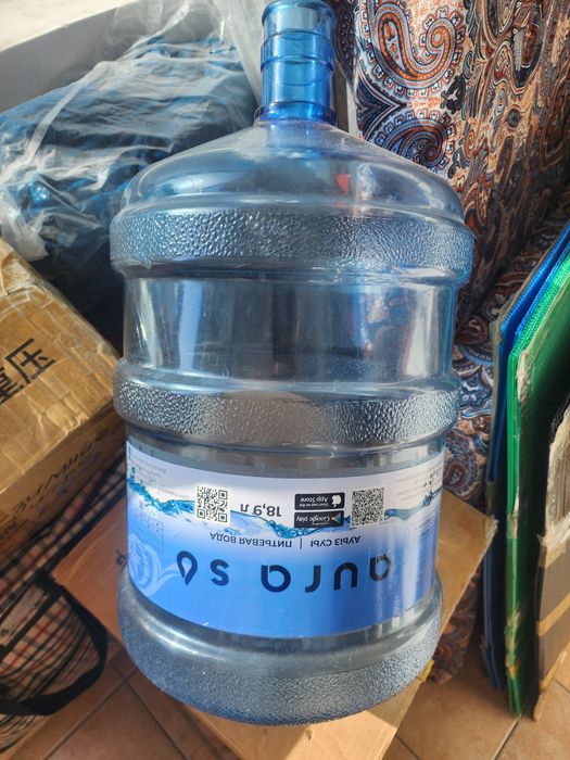 Продам бутыли для воды 19 литров