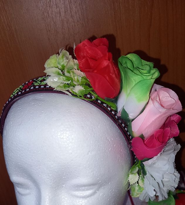 Предлагам красиви весели диадеми за различни поводи