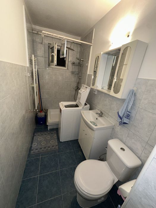 Inchiriez apartament 3 camere