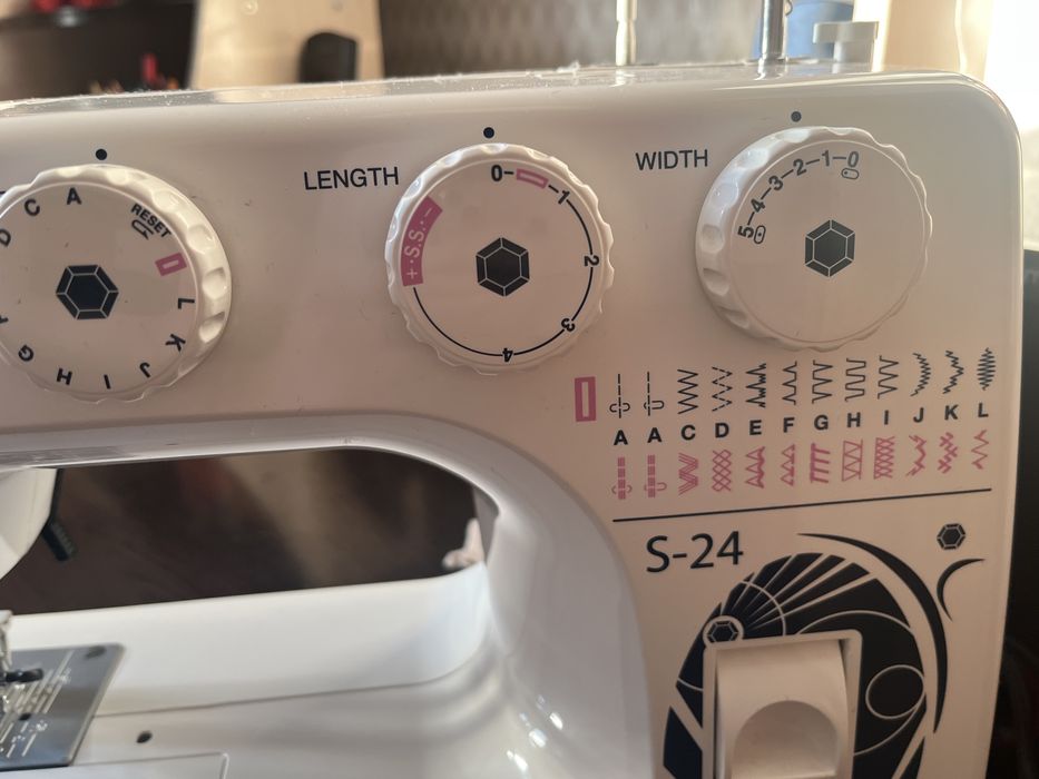 Продается швейная машина