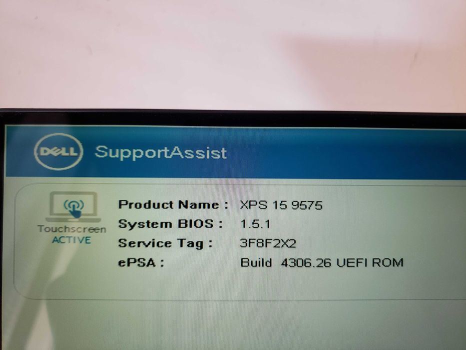 Лаптоп DELL XPS 15 9575 i5-8305G 8GB 256GB WIN11