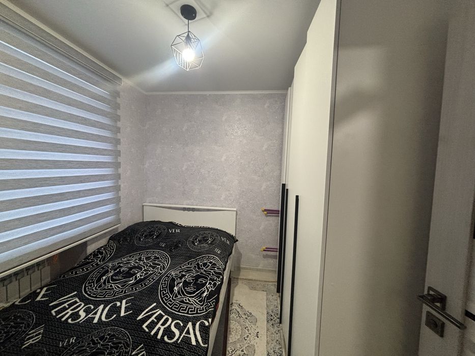 Продаю спальный гарнитур