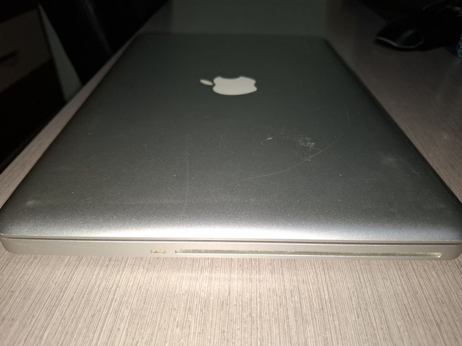 Laptop Apple MacBook Pro 13 inchi
