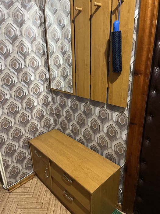 Прихожая  90 см. В хорошем состоянии