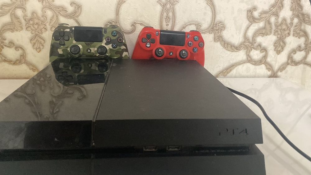 Продается PS4 Fat