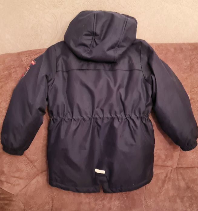 Продам куртку на весну для девочки