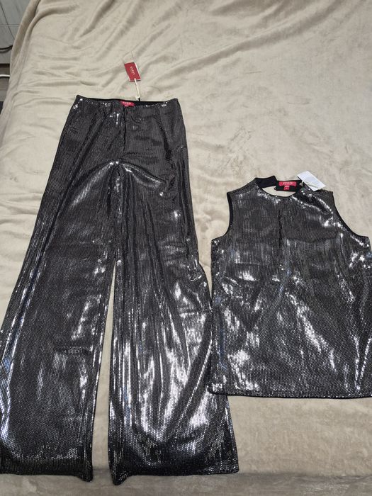 Сет   закупен от магазина  Guess