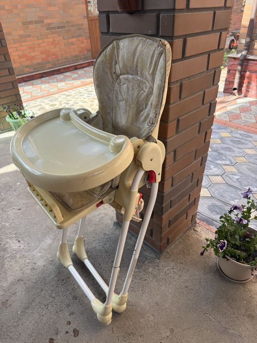 Продам детский столик бу