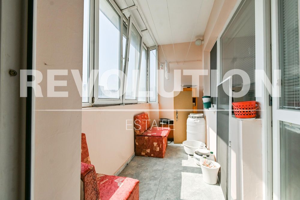 Тристаен апартамент в ж.к. Люлин 2