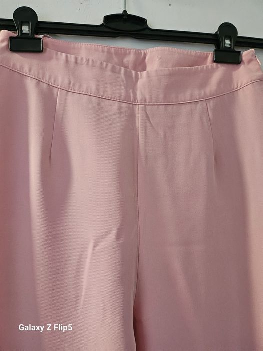 Pantaloni roz evazați M