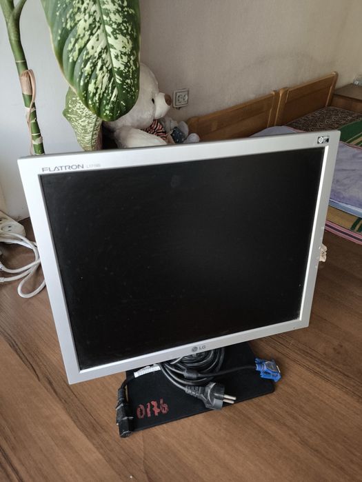 Монитор LG 17  рабочий. И другое.