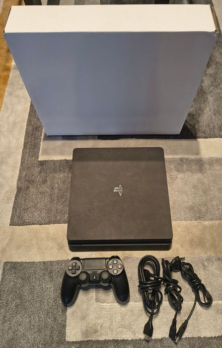 Consola Sony PlayStation 4 slim sigilata, cutie PS4