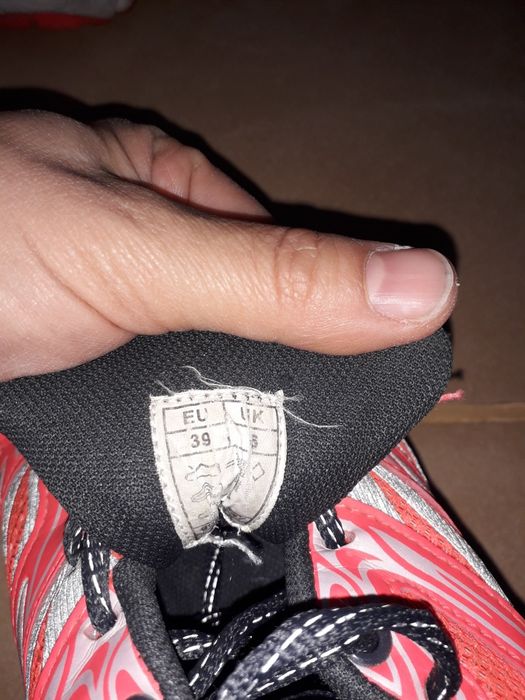 фирменные кроссовки размер 39