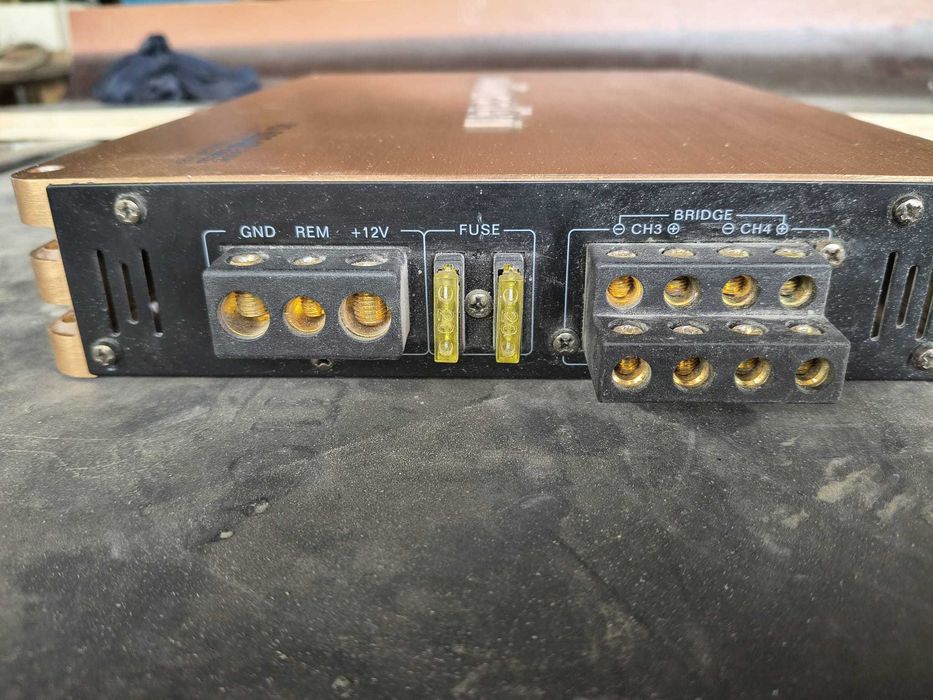Amplificator Audio Master cu 4 canale MS-6004D si MS-4600