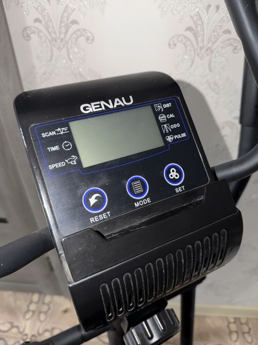 Продаю вертикальный велотренажёр GENAU