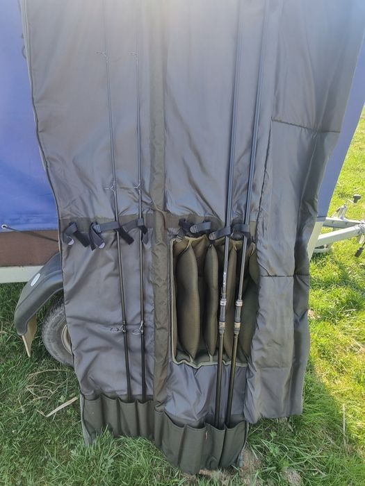 Vând husa Lansete Mivardi New Dynasty, 4 Lansete + 4 Mulinete, 210cm