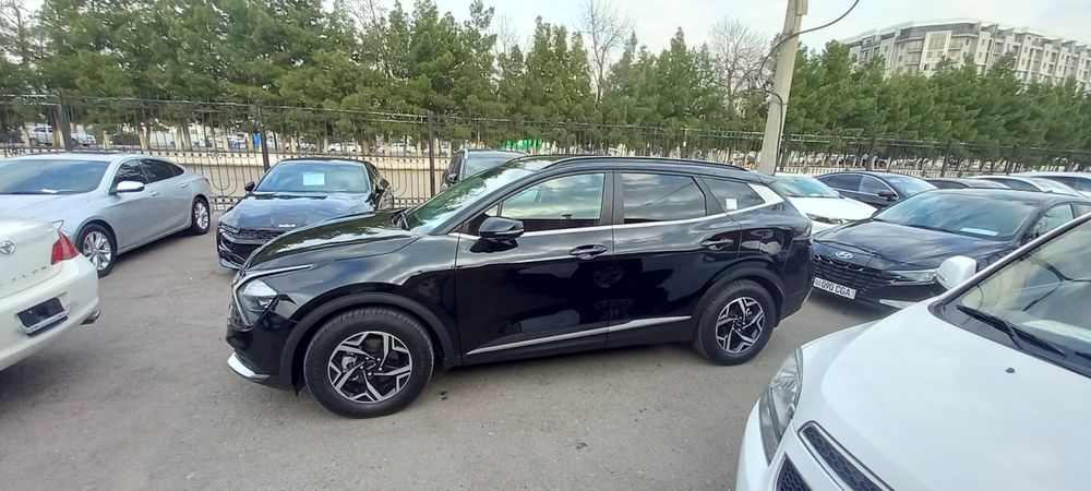 Срочно  KIA SPORTAGE 2023