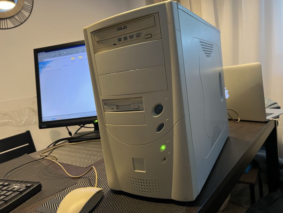 Vand Intel pentium 2 la 300 mhz retro pc