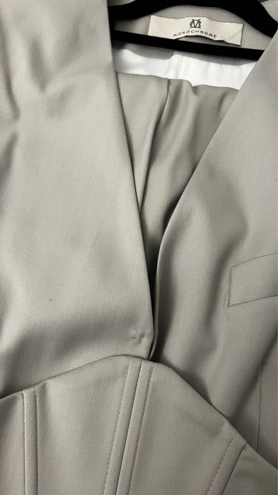 Monochrome collection