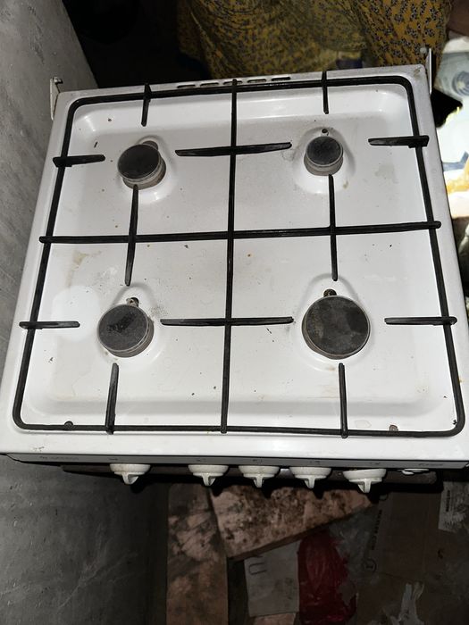 Продам газовую плиту