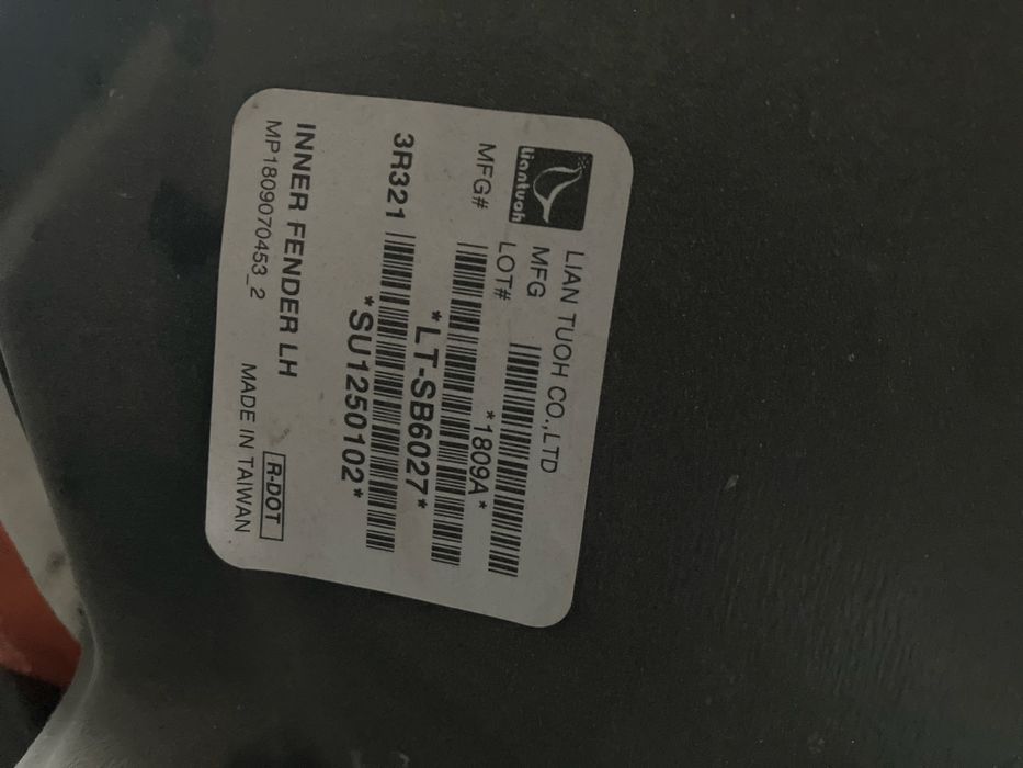 Левый Подкрылок subaru outback