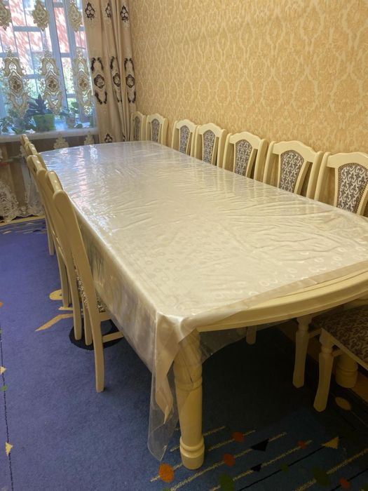 Продается стол  с 4 стульями