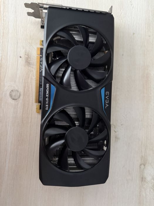 Ofer mentenanta pc uri, laptopuri, schimbare pasta termica!