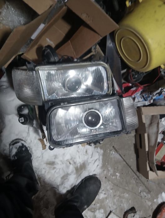 Продам передние фары от пассат
