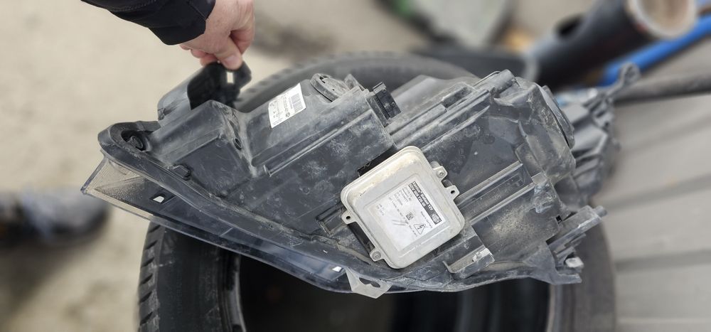 Far xenon Opel Astra J