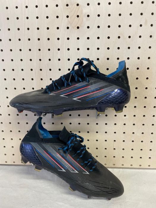 Футбольные бутсы Adidas X