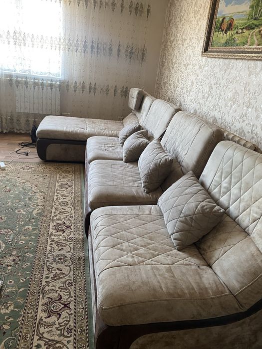 Диван большой с секциями