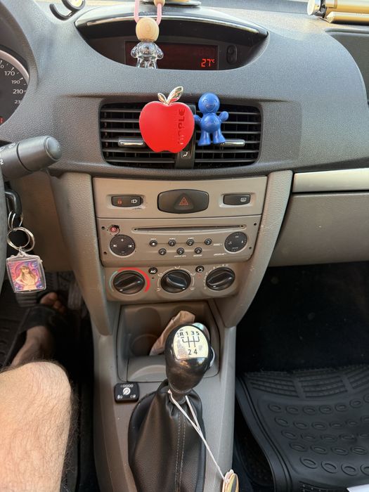 Renault simbol thalia 1,2 benzina 2011