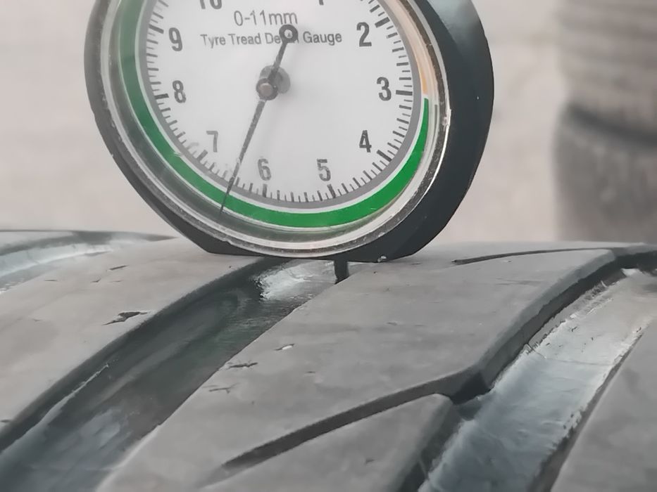 Гуми 255 35 18 Бриджстоун Bridgestone 2 броя - нов внос. Вианор. Неса нови! Посочената цена е за един брой гума. Без коментар на цената.