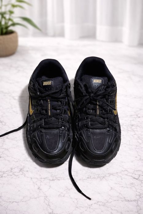 Adidași Nike negri cu detalii aurii pentru sală, P-6000, 36
