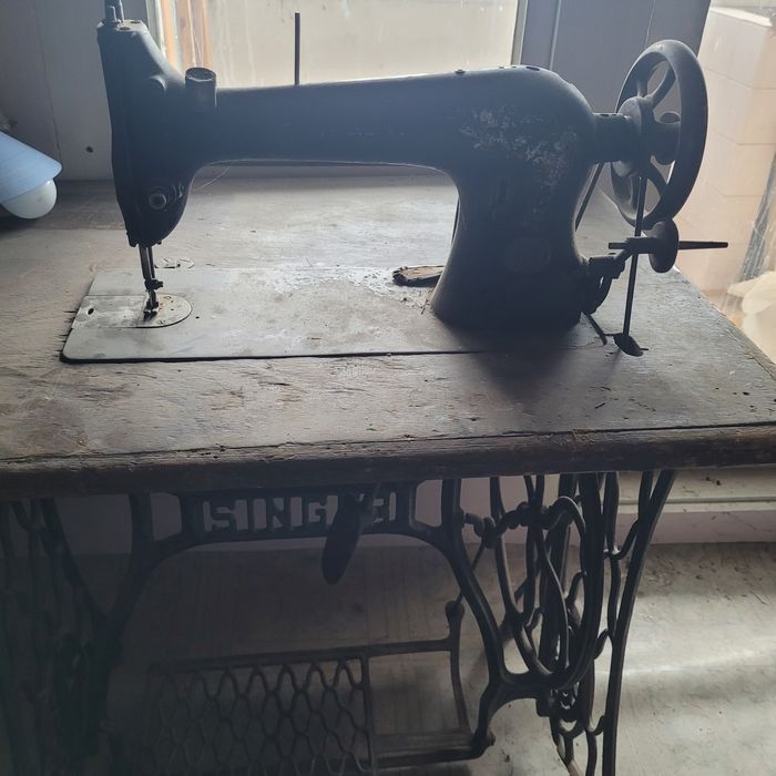 Стар Сингер работещ.