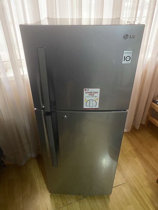 продаю LG холодильник