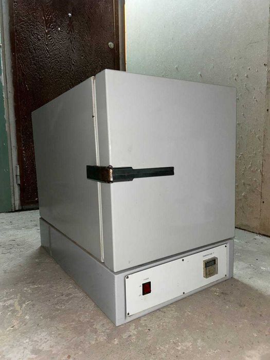 Сухожаровой шкаф с дверцей