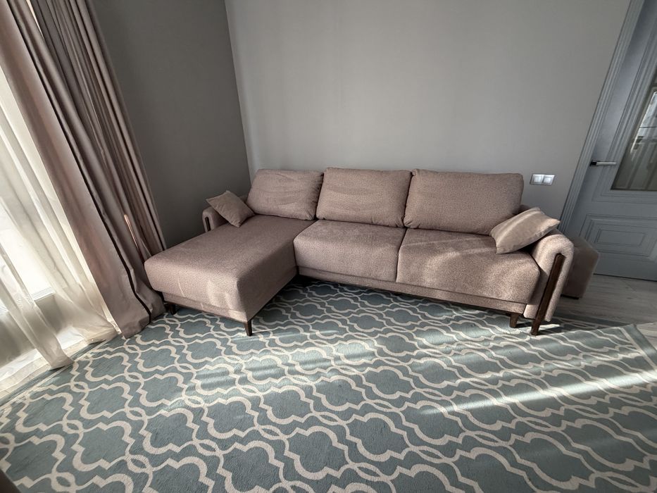 Диван угловой ( угыл меняется)