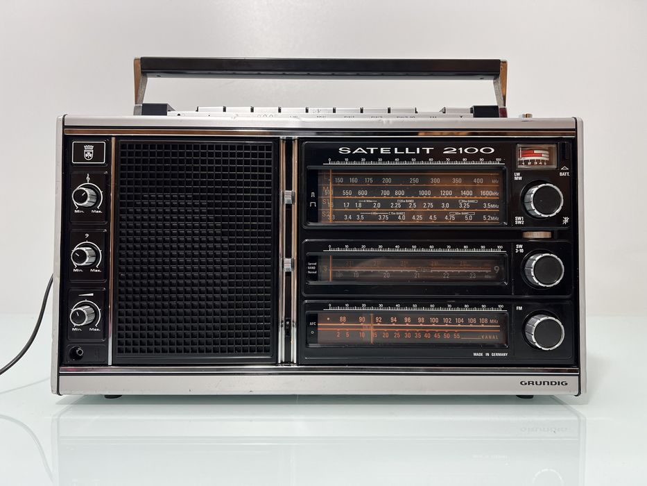 Radio Grundig Satellit 2100