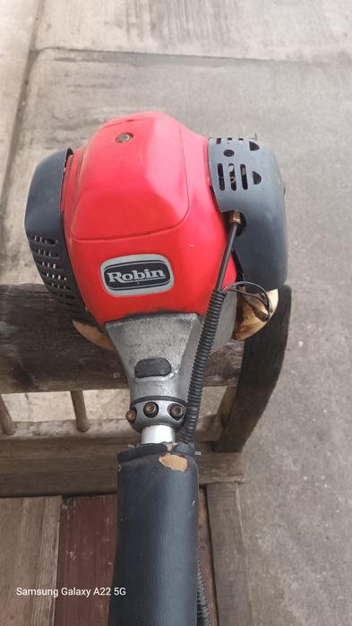 Motocoasa robin  2 timpi