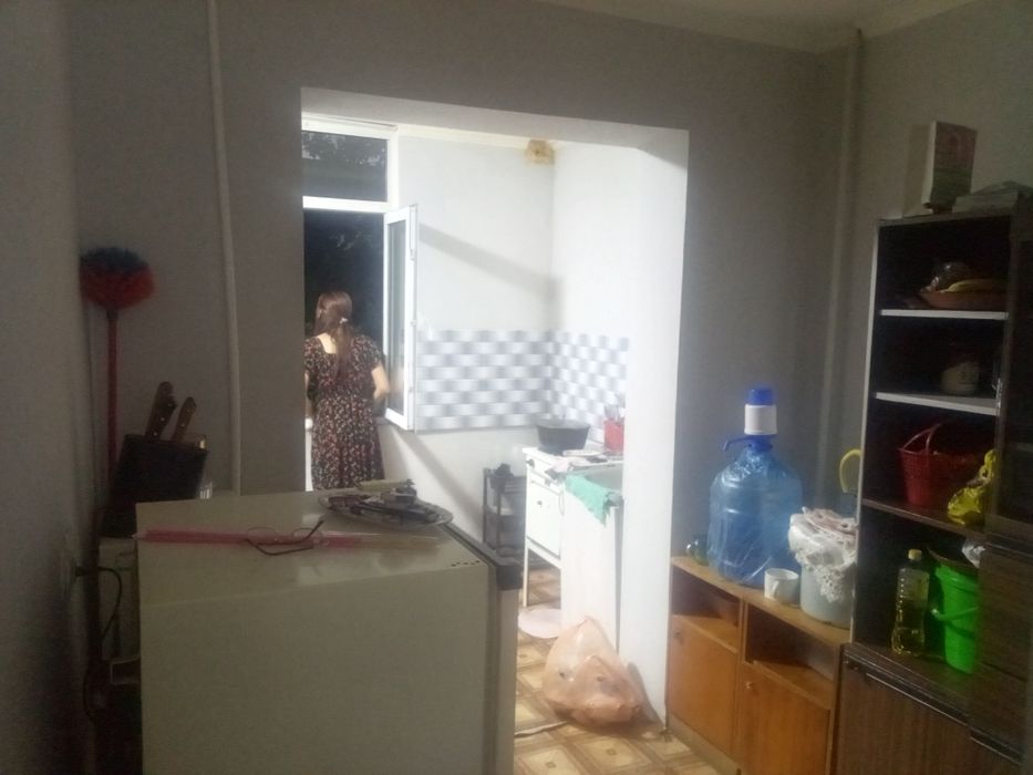 продается 2 х комнатная квартира