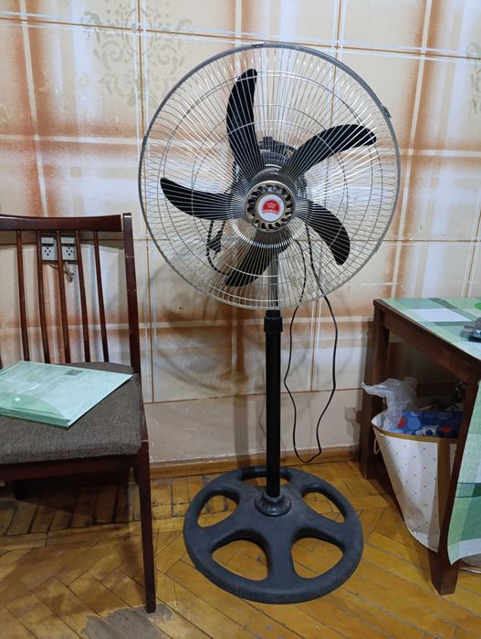 Вентилятор большой