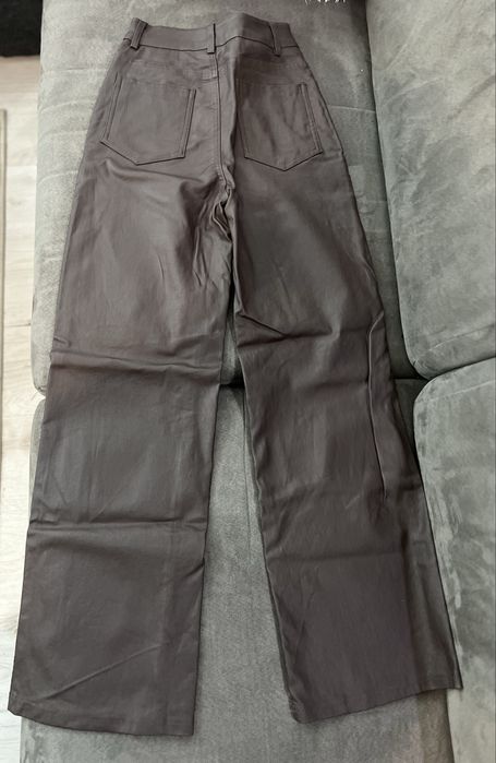 Кожен панталон в шоколадово кафяв цвят, размер 34
